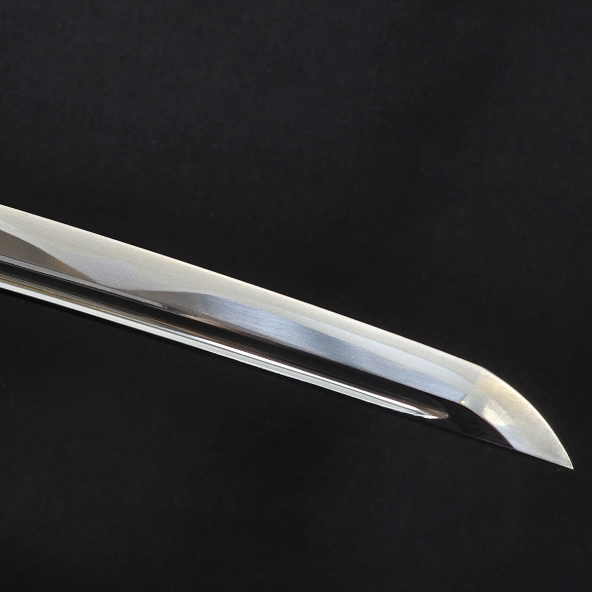 Tōran Midareba Iaito Sword – 2.45 Shaku | Authentic MinoSaka Series | Made in Japan