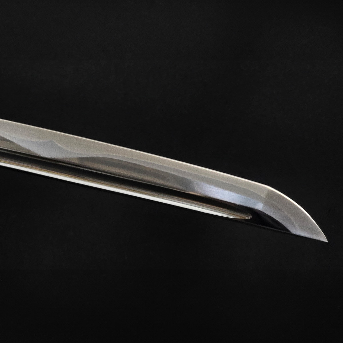 Tōran Midareba Iaito Sword – 2.45 Shaku | Authentic MinoSaka Series | Made in Japan