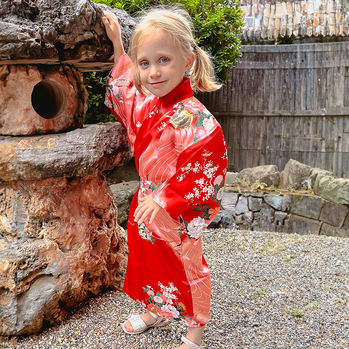 Girls' Yukata: Flowing Flowers (Polyester)