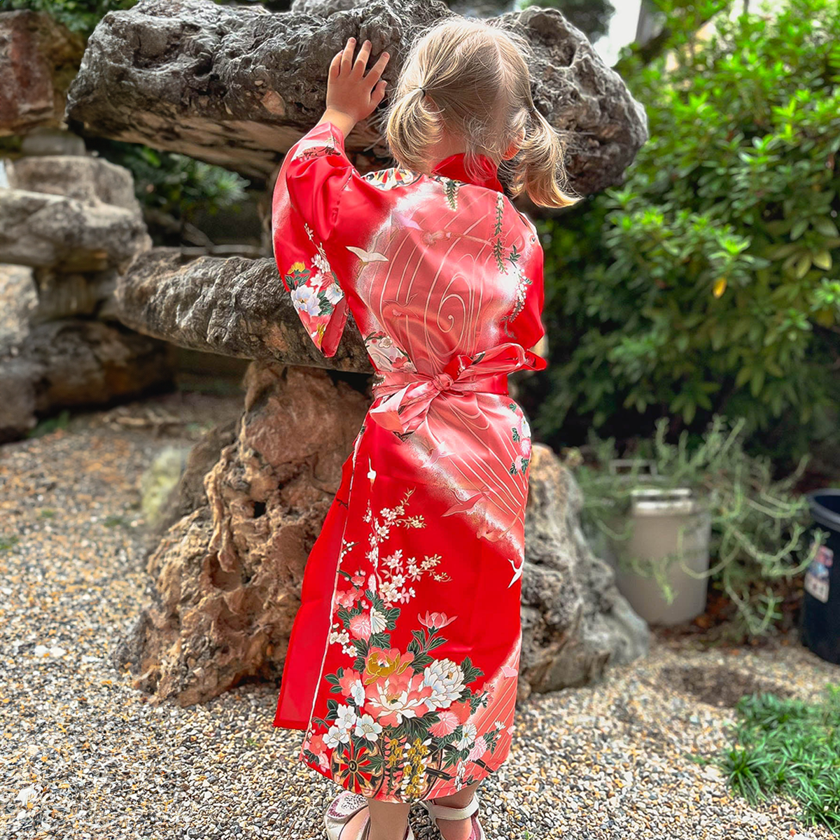 Girls' Yukata: Flowing Flowers (Polyester)