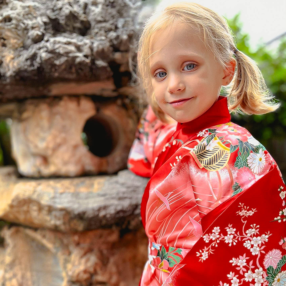 Girls' Yukata: Flowing Flowers (Polyester)