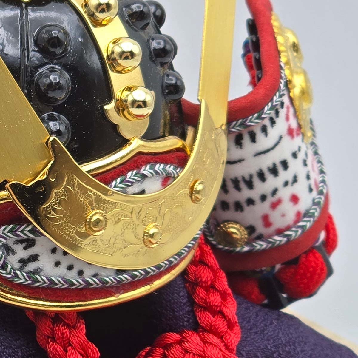 Yoshitoku Special Miniature Helmet in Paulownia Box (2 models